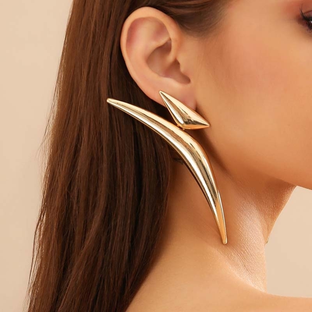 Elegant Gold Statement Earrings